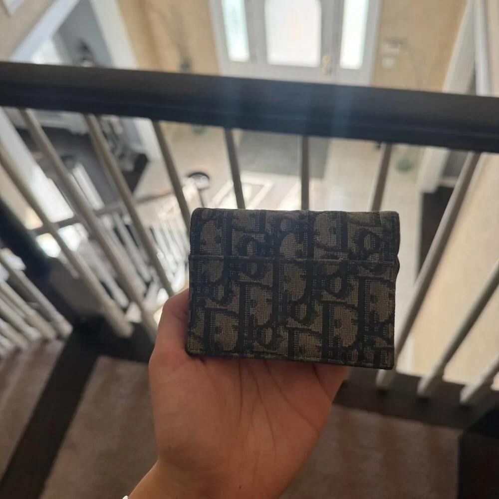 Saddle Bloom Card Holder - Picture 3 of 8